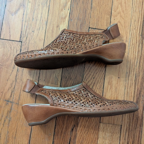 PIKOLINOS Shoes - Pikolinos Brown leather European Slingback Woven Kitten Heel Sandals